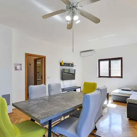 7 Apartment