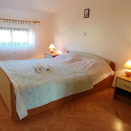 Apartment 7